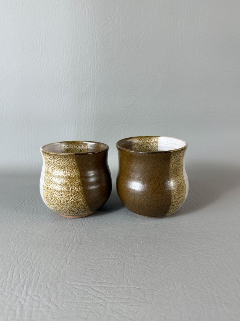Handmade Studio Pottery Cups Signed Ileana Two-Tone Speckled Ceramic Tumblers Se - Picture 5 of 9
